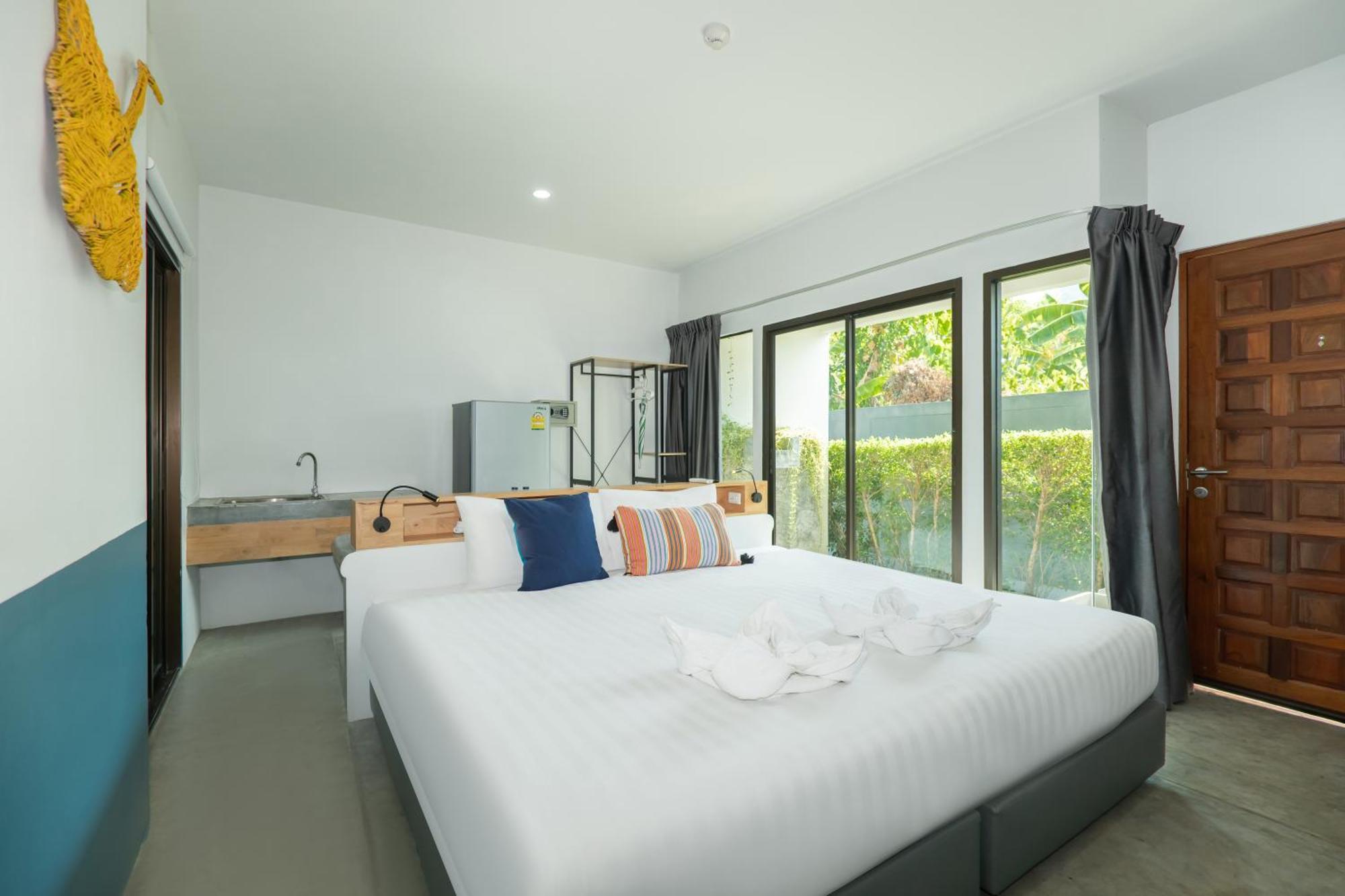 Kraam Silhouette Hotel And Cafe Phuket Chalong Exterior foto
